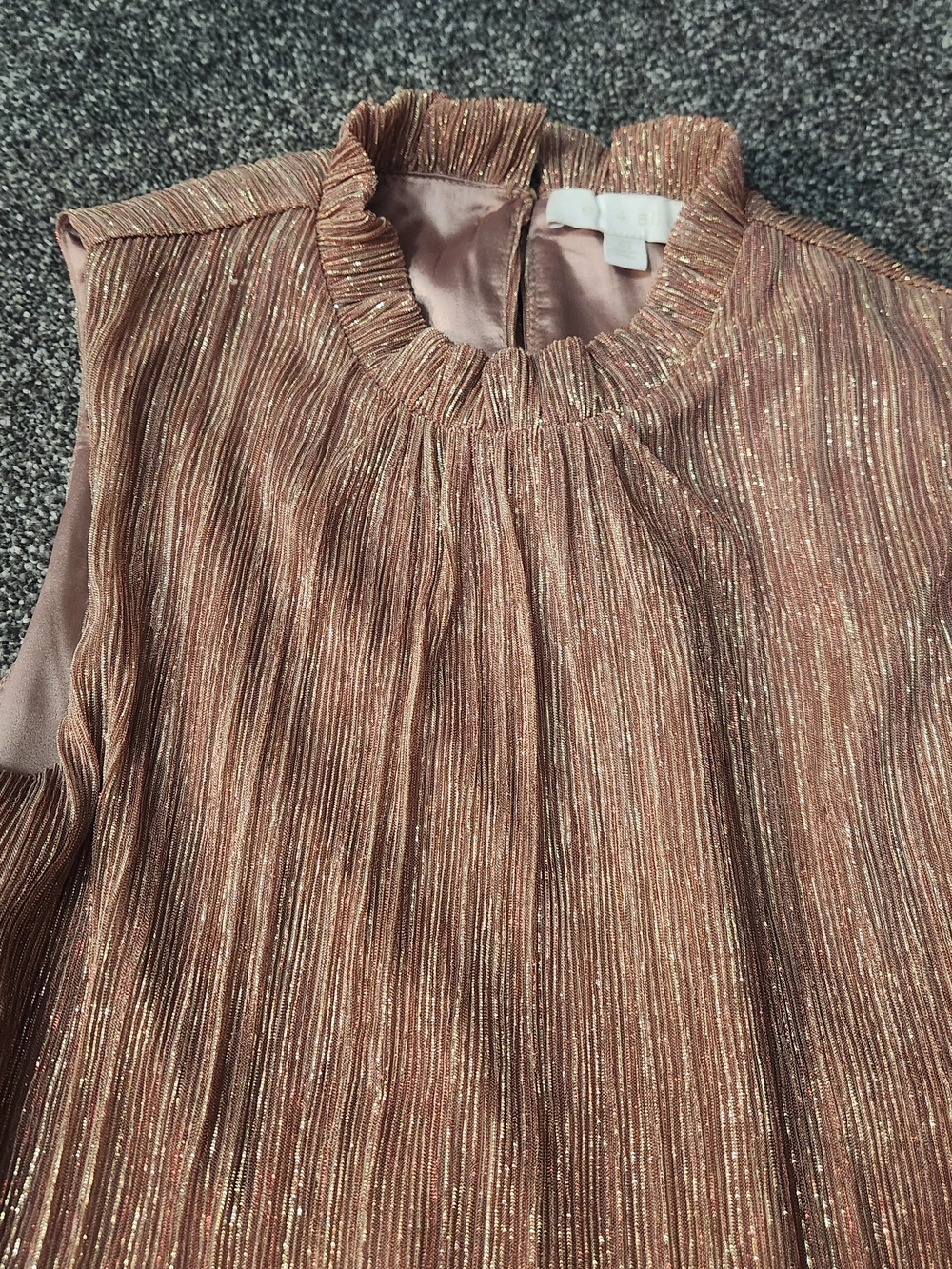 Metallic Pleated High-Neck Sleeveless Blouse - Rose